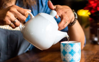 Infusiones beneficiosas durante la menopausia - The Menopause Feel